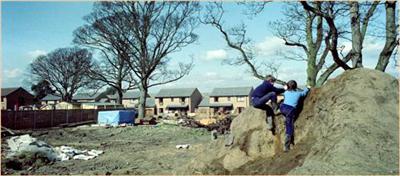 125 Final phase of King William Drive - The Green1983 ©David Hanks